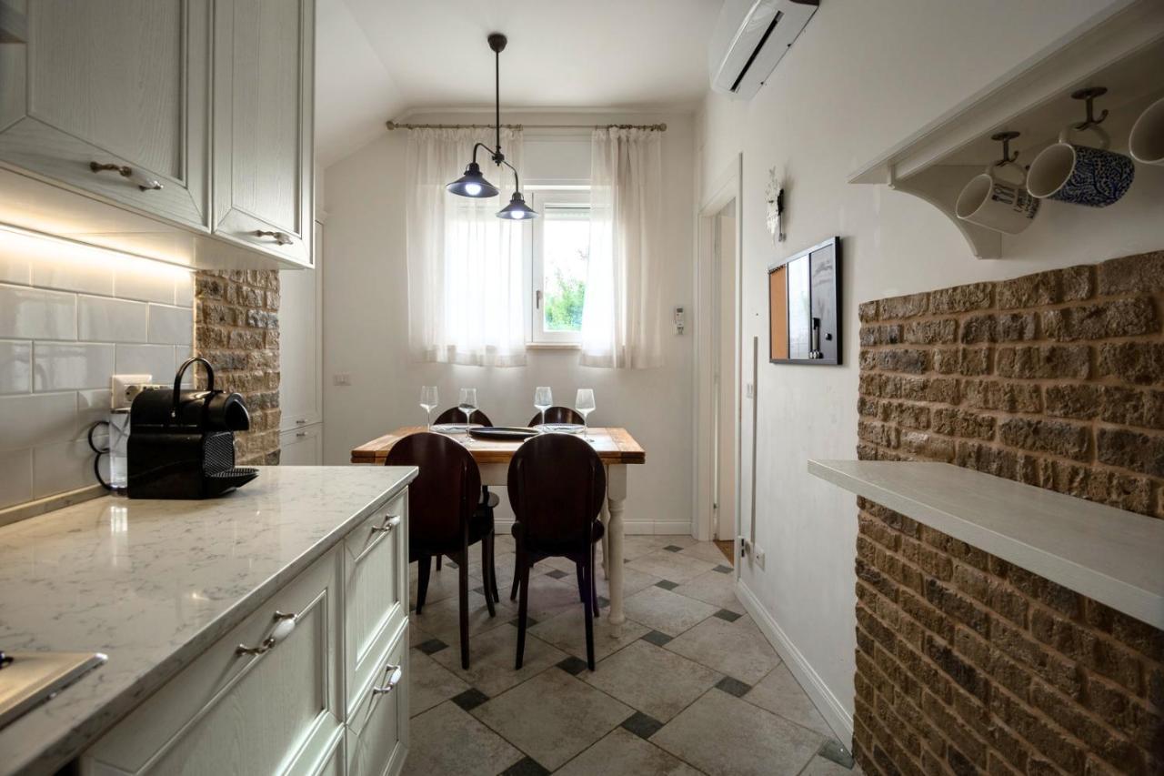 L'Oasi Della Pace - Confortevole E Vicino A Tutto Apartamento Chiaravalle Exterior foto